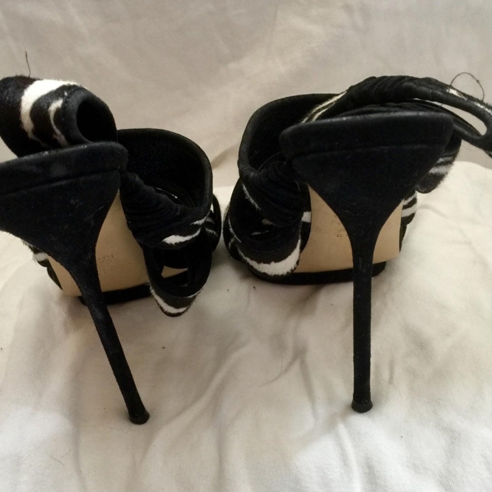 Authentic Gucci heels - Picture 4 of 6
